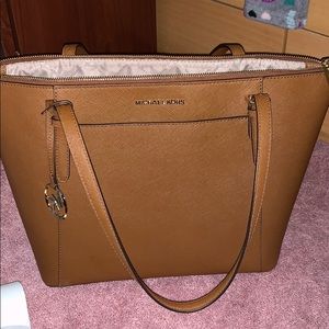 Large tote